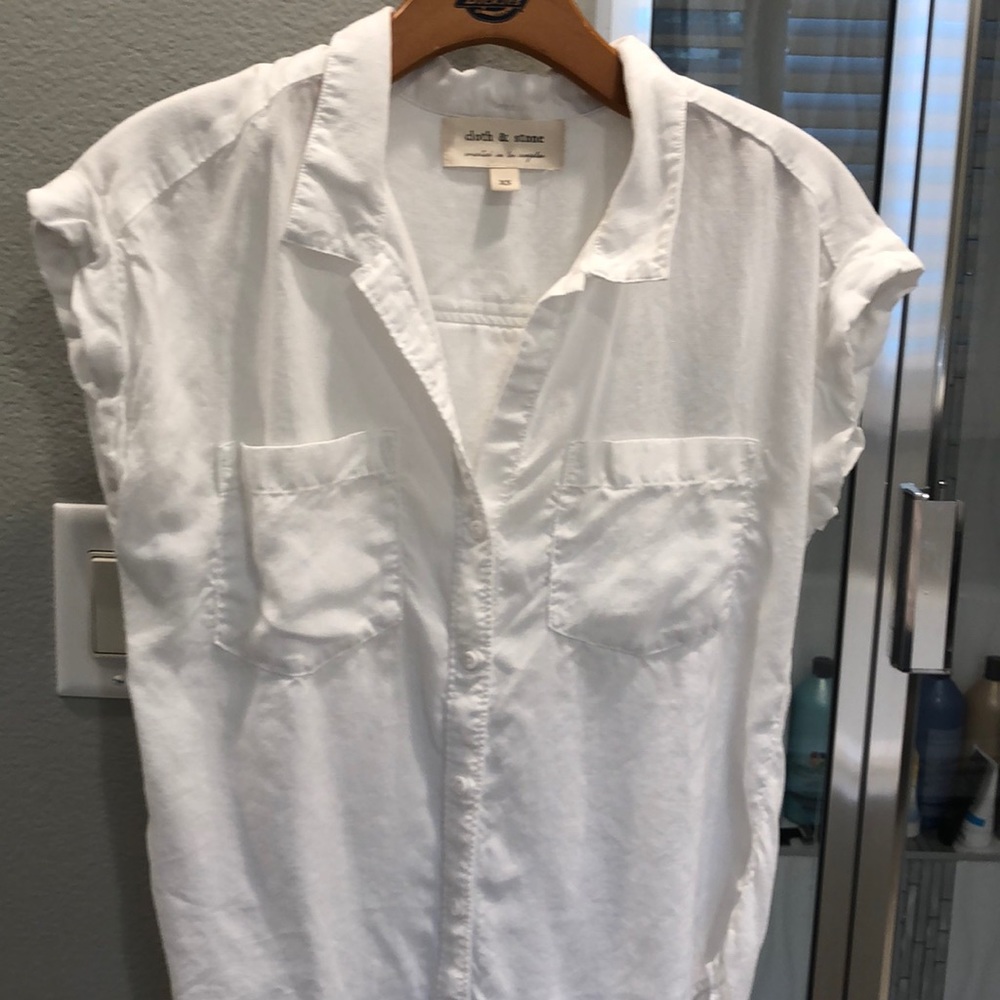 Cloth and stone whit button up shirt, never worn